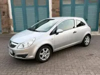 Usado Opel Corsa 80 HP (58 kW) 2009 Prateado Citadino