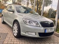 Gebraucht Skoda Octavia 140 PS (102 kW) 2011 Grau Kombi