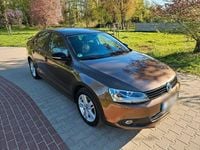 Usado VW Jetta 105 HP (77 kW) 2012 Castanho Sedan