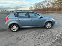 Gebraucht Kia Ceed 115 PS (84 kW) 2009 Blau Kleinwagen