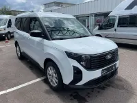 Neu Ford Tourneo Courier Titanium 125 PS (91 kW) 2026 Frostweiß Van / Kleinbus