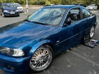 Gebraucht BMW 325 192 PS (141 kW) 2001 Blau Coupé