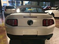 Gebraucht Ford Mustang GT 425 PS (312 kW) 2012 Weiß Cabrio