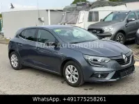 Gebraucht Renault Mégane LIMITED 132 PS (97 kW) 2018 Blau Limousine