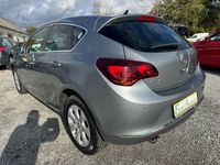 Gebraucht Opel Astra Exklusiv 140 PS (102 kW) 2015 Silber Limousine