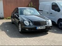 Gebraucht Mercedes E220 150 PS (110 kW) 2002 Schwarz Limousine