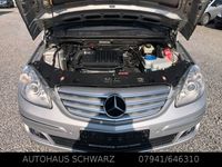 Gebraucht Mercedes B200 140 PS (102 kW) 2006 Silber Van / Kleinbus