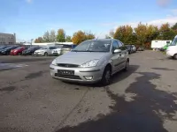 Używany Ford Focus Trend 101 KM (74 kW) 2004 Srebrny Sedan/Limuzyna