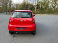 Gebraucht VW Fox 54 PS (39 kW) 2007 Rot Kleinwagen