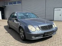 Gebraucht Mercedes E240 Avantgarde 177 PS (130 kW) 2004 Blau Limousine