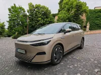 Gebraucht XPENG X9 AWD Performance 369 kW (503 PS) 2024 Gold Van / Kleinbus