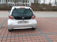 Gebraucht Toyota Aygo 68 PS (50 kW) 2009 Grau Kleinwagen