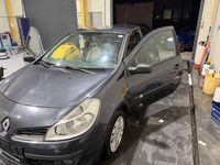 Gebraucht Renault Clio II Expression 75 PS (55 kW) 2005 Kleinwagen