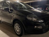 Gebraucht Fiat Punto Active 77 PS (56 kW) 2012 Schwarz Kleinwagen