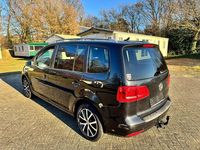 Gebraucht VW Touran Business 105 PS (77 kW) 2014 Schwarz Van / Kleinbus