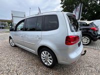 Gebraucht VW Touran Highline 170 PS (125 kW) 2012 Reflexsilber Van / Kleinbus