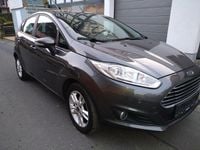 Gebraucht Ford Fiesta 101 PS (74 kW) 2015 Grau Kleinwagen