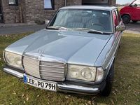 Gebraucht Mercedes E300 88 PS (64 kW) 1979 Blau Limousine