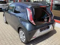 Gebraucht Toyota Aygo X-clusiv 69 PS (50 kW) 2016 Rauchgrau mica Kleinwagen