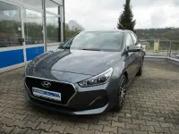 Gebraucht Hyundai i30 Trend 140 PS (102 kW) 2019 Grau Limousine