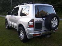 Gebraucht Mitsubishi Pajero Elegance 165 PS (121 kW) 2001 Silber metallic SUV