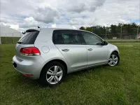 Second-hand VW Golf VII Trendline 105 CP (77 kW) 2012 Argintiu Berlinǎ