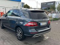 Gebraucht Mercedes ML350 258 PS (189 kW) 2012 Blau SUV