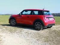 Nieuw Mini Cooper 114 kW (156 PK) 2025 Rood Hatchback