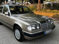 Gebraucht Mercedes E230 132 PS (97 kW) 1989 Andere farben Limousine