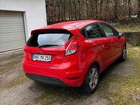 Gebraucht Ford Fiesta Trend 80 PS (58 kW) 2014 Rot Kleinwagen