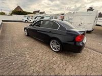 Second-hand BMW 325 218 CP (160 kW) 2006 Albastru Berlinǎ