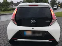 Gebraucht Toyota Aygo 60 PS (44 kW) 2015 Weiß Kleinwagen