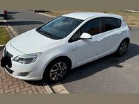 Gebraucht Opel Astra Design Edition 120 PS (88 kW) 2011 Weiß Limousine