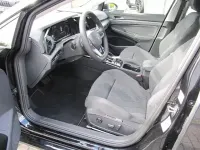 Gebraucht VW Golf VIII Style 131 PS (96 kW) 2024 Deep black perleffekt Kombi