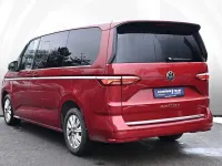 Begagnad VW Multivan Style 150 HK (110 kW) 2024 Röd Minibuss