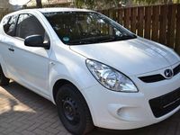 Gebraucht Hyundai i20 Classic 77 PS (56 kW) 2009 Crystal white Kleinwagen
