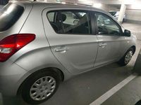 Gebraucht Hyundai i20 Classic 77 PS (56 kW) 2010 Silber Limousine