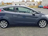 Gebraucht Ford Fiesta Titanium 82 PS (60 kW) 2012 Midnight skygrau metallic Kleinwagen