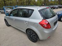 Second-hand Kia Ceed 122 CP (89 kW) 2007 Argintiu Hatchback