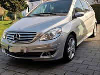 Gebraucht Mercedes B150 95 PS (69 kW) 2007 Silber Van / Kleinbus