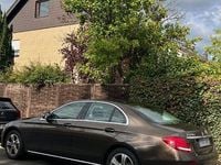 Gebraucht Mercedes E220 194 PS (142 kW) 2016 Braun Limousine