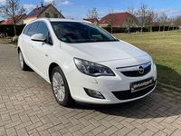 Gebraucht Opel Astra Innovation 140 PS (102 kW) 2011 Schneeweiss/summitwhite/arctic Kombi