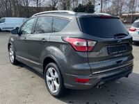 Gebraucht Ford Kuga Vignale 150 PS (110 kW) 2019 Grau SUV