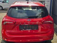 Gebraucht Ford Focus Trend 101 PS (74 kW) 2021 Racerot Kombi