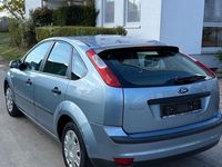 Gebraucht Ford Focus 101 PS (74 kW) 2005 Blau Limousine
