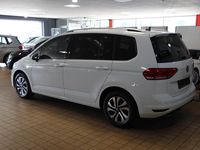 Gebraucht VW Touran Active 150 PS (110 kW) 2022 Pure white Van / Kleinbus
