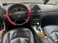 Usata Mercedes E320 204 CV (150 kW) 2005 Grigio Berlina