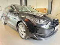Usado Kia Ceed Edition 7 101 CV (74 kW) 2022 Negro Utilitario