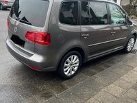 Gebraucht VW Touran 140 PS (102 kW) 2011 Grau Van / Kleinbus