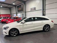 Gebraucht Mercedes CLA200 156 PS (114 kW) 2017 Calcitweiss/zirrusweiss Kombi